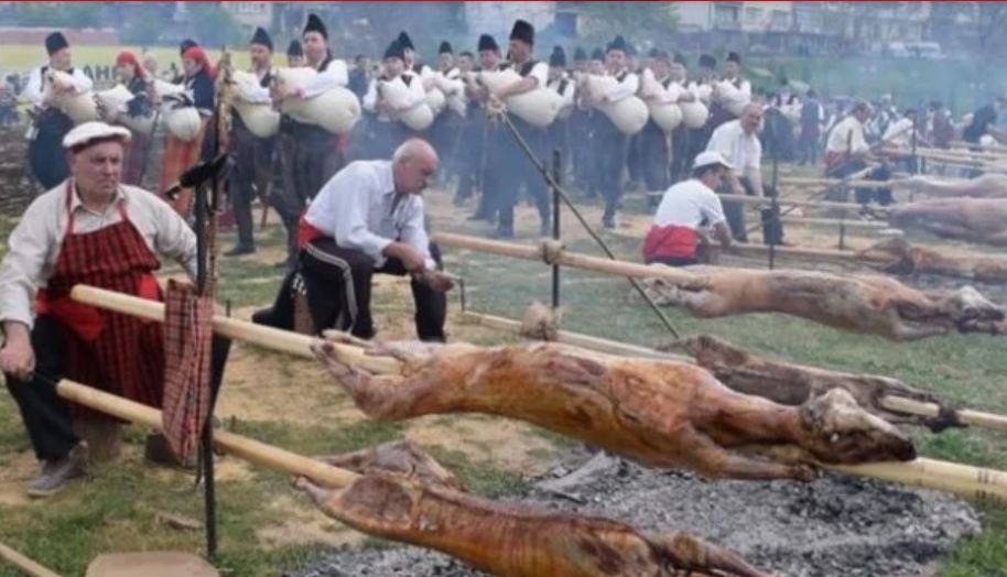 Майсторът на чевермето: Фидел Кастро и Кубадински си облизваха пръстите