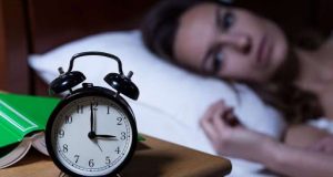 Феноменът събуждане в 3 през нощта: Какво значи?