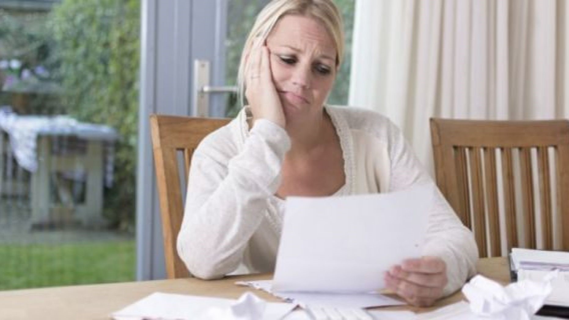 Когато някой ваш роднина почине наследявате ли кредите му и задълженията към държавата