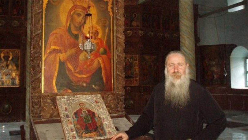 „Закопаната“ Богородица в Лопушанския манастир лекува 340 болести