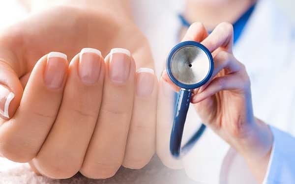 Лентите и трапчинките по ноктите разкриват много коварни заболявания! Вижте как: