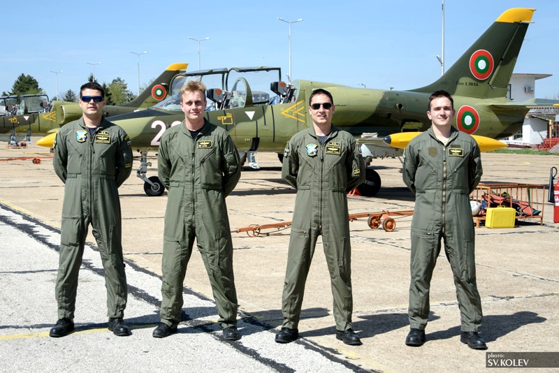 Жалката истина: 30 ст. на месец струва живота на българските военни пилоти!