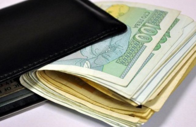 НАГОРЕ: Минималната заплата може да скочи до нечувани размери