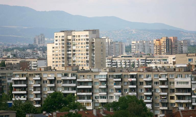 Софиянци бягат на село продават панелките