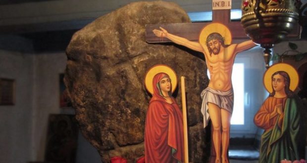 Растящ камък в Горни Богров лекува от безплодие и изпълнява желания чрез Господ