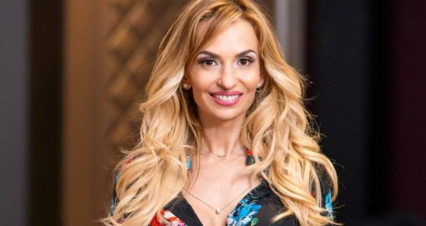 Малина засрами и 20-годишните с тяло – 52-годишната баба изглежда като богиня по бански (Снимки)