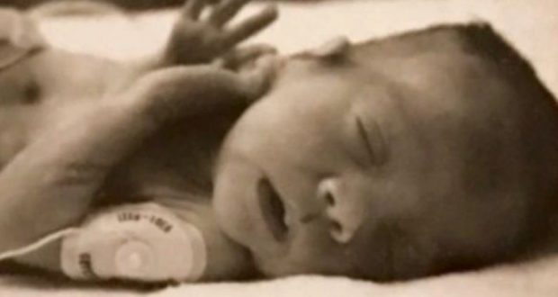 Жертва на аборт оцеля за ужас на баба си а 30 години по-късно се завърна