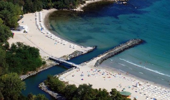 Пловдивчанин разби мита за плажа в Гърция с отлични впечатления от цени и обслужване в Приморско /СНИМКИ/