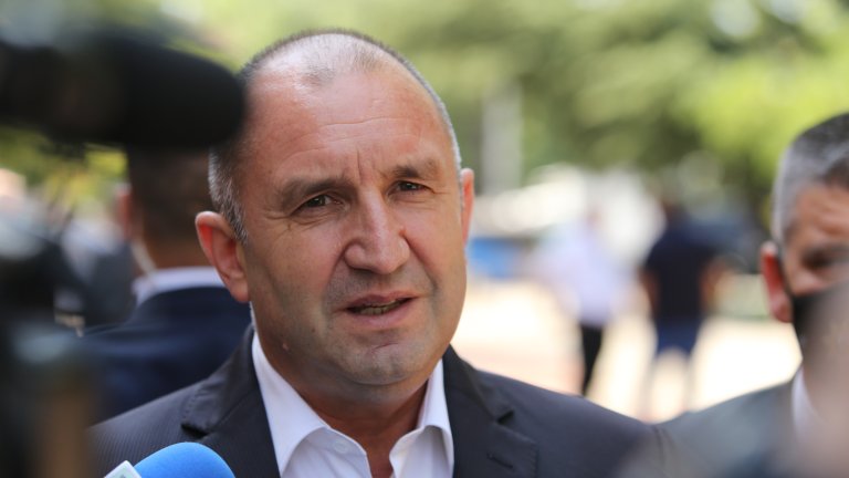 Социолози: Догодина ще сме президентска република начело с Румен Радев!