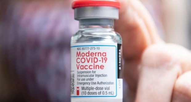 Трети смъртен случай след ваксинация с Модерна