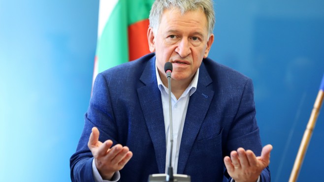 Сринаха го! 6 години затвор за медицинския фашизъм на д-р. Стойчо Кацаров