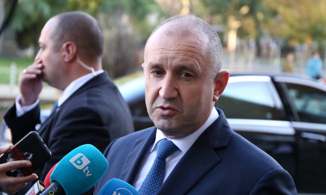 Румен Радев: Не се поддавам на натиск нито от САЩ нито от Русия аз съм президент на България!