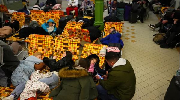 Докъде ни докараха... Българинът иска да е бежанец в собствената си страна