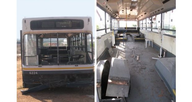 Креативен студент си купи стар автобус и го превърна в приказен дом на колела / СНИМКИ
