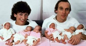 През 1983 г. тя роди първите в света шестзнаци - ето как изглежда днес прекрасното семейство / СНИМКИ