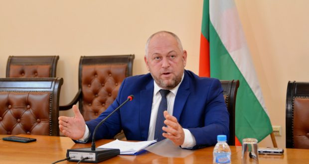 На вниманието на КПКОНПИ и ДАНС: Зам.-министърът на транспорта Красимир Папукчийски източил над 32 млн. лв. от държавните железници