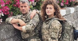 Не е случайна: Изплува истината за бащата на Ермина от Сървайвър и дъщерята на президента