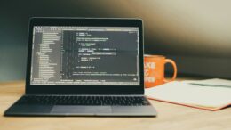 WordPress или сайт по поръчка - кое да избера и защо?